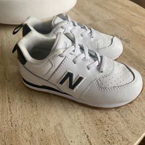 NWOT New Balance kids sneakers size 9